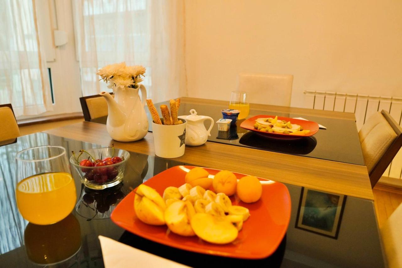 City Center Grand Apartment - Three-Bedroom, Free Parking Sarajevo Exterior foto
