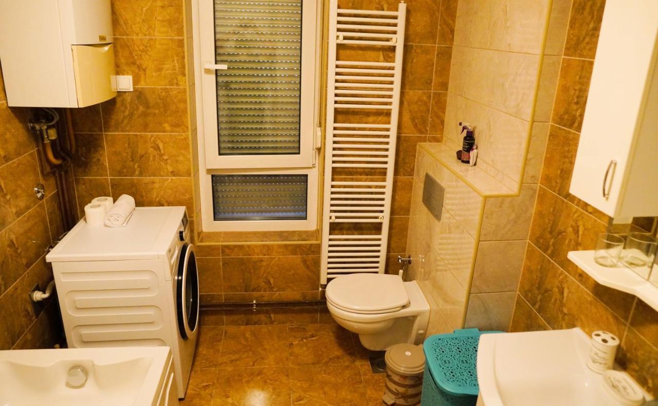 City Center Grand Apartment - Three-Bedroom, Free Parking Sarajevo Exterior foto