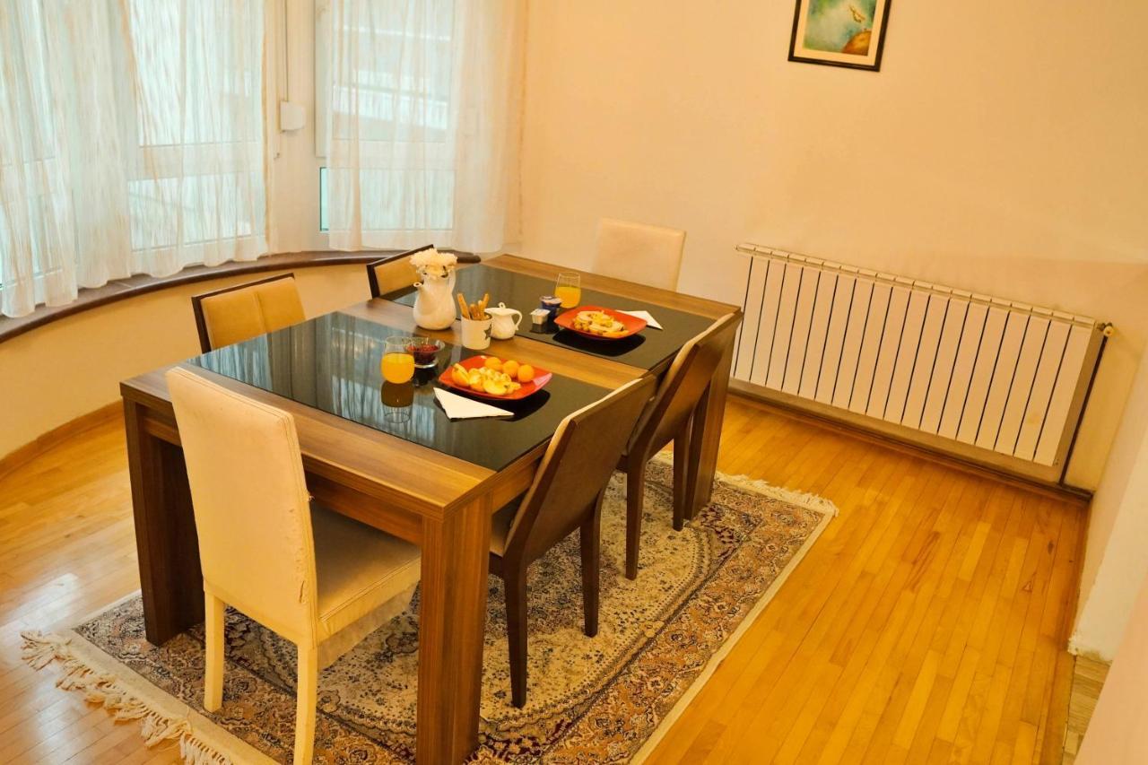 City Center Grand Apartment - Three-Bedroom, Free Parking Sarajevo Exterior foto
